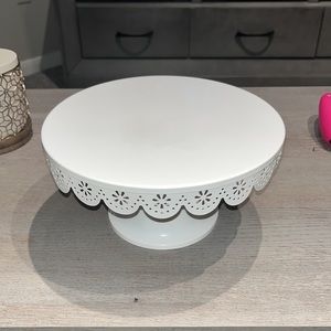 White cake stand